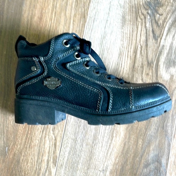 Harley-Davidson Motorcycle boots. Black low rise lace up boots size 9. Chunky - Picture 4 of 15